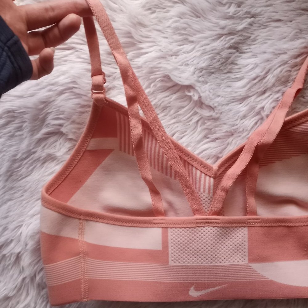 EUC Nike Pink Sports Bra - Picture 7 of 8